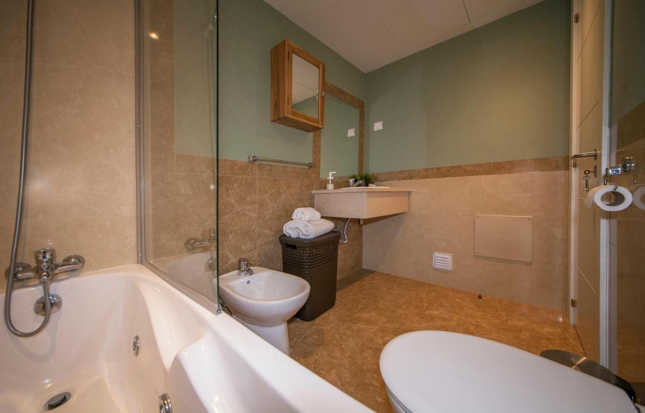 B02 - Fantastic Apartment With Pool ปอร์ติเมา ภายนอก รูปภาพ